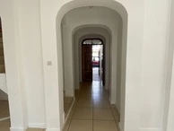 Neat duplex townhouse! 