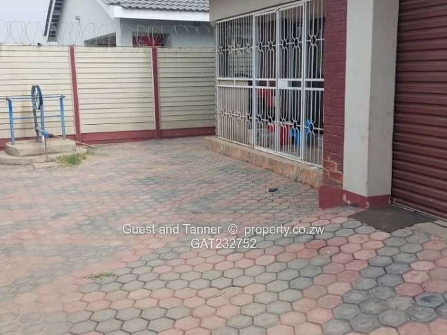 Glen View 1 Riverside 4-BR House for Sale Near Harare – Secure Home with Solar and Developer Cession