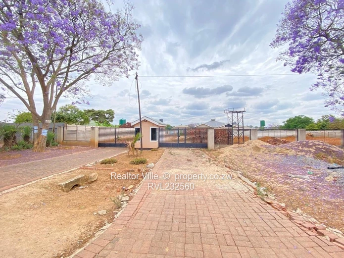 Modern 4-Bed Home in Waterfalls — Walled, Garage, Garden