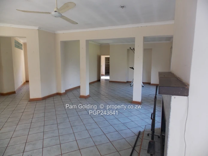 Peaceful Country Living Close to Chinoyi (Sole Mandate)