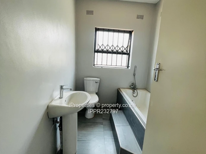 Charming 3-Bedroom Cottage on a Spacious 900+ sqm Stand (Sole Mandate)