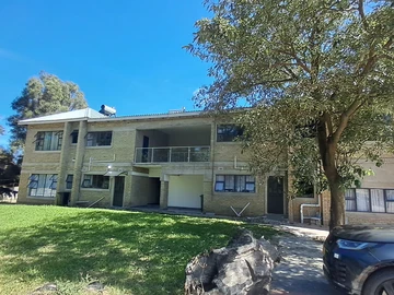 3 Bedroom Flat & Apartment