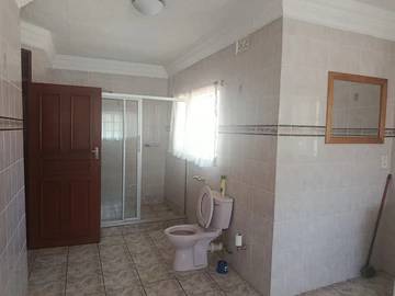 6 Bedroom House