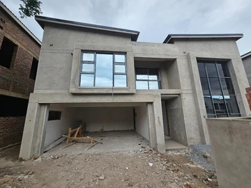 4 Bedroom Garden Flat