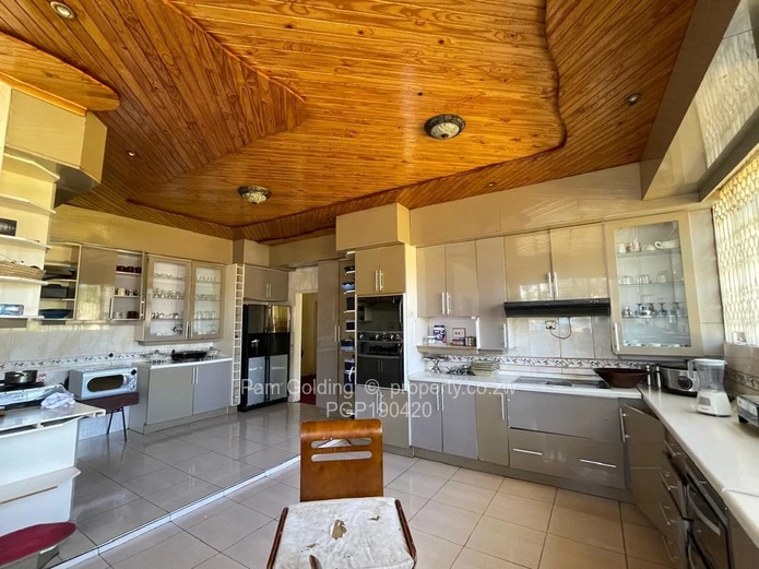 4-Bedroom Family Home in Ilanda