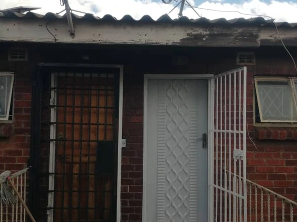 2 Bedroom Flat & Apartment