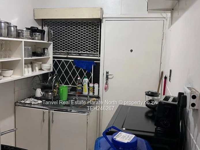 Neat Avenues Bachelor Flat in a prime location.Deeds.35k