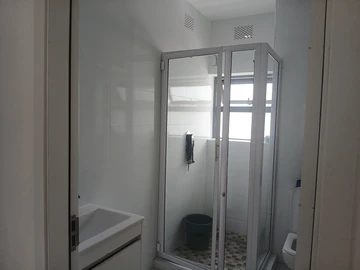 3 Bedroom Flat & Apartment