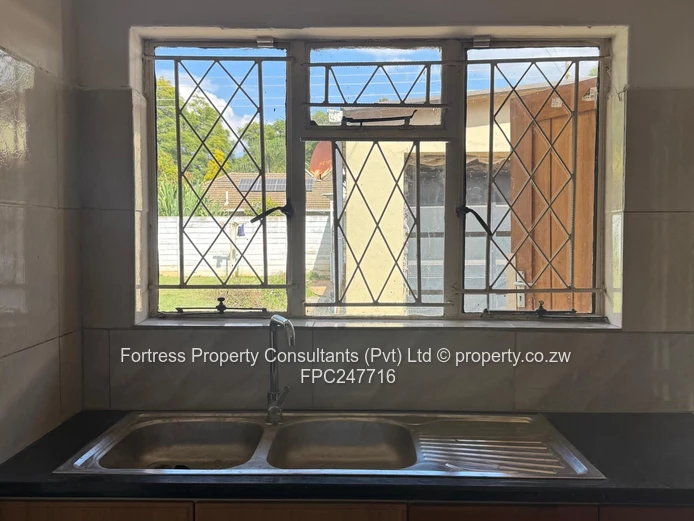 Braeside, Harare South 3-Bed House for Rent — Pool & Borehole
