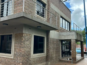 3 Bedroom Flat & Apartment