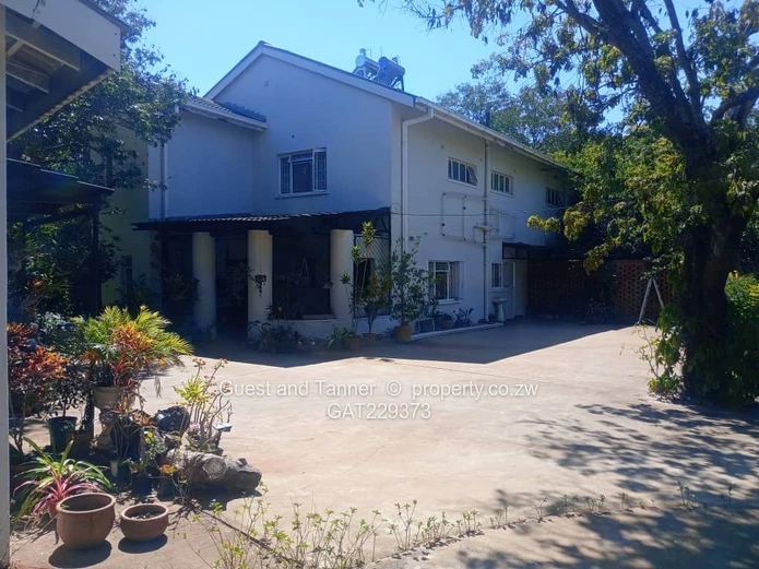 Luxury Home in the prime area of Vic Falls Low density