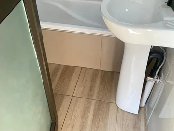 2 Bedroom Flat & Apartment