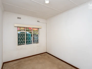 2 Bedroom Garden Flat