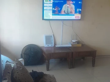 2 Bedroom Flat & Apartment