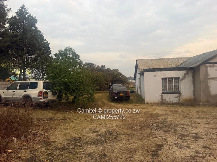 10,000 m² Greendale, Harare East — Subdivide; Tarred Road & Sewer, Cottage