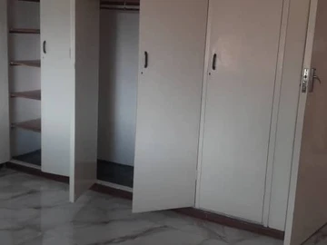 2 Bedroom Flat & Apartment