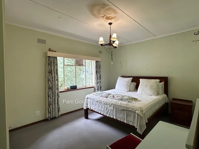 Tranquil Family Retreat With A Natural Stream