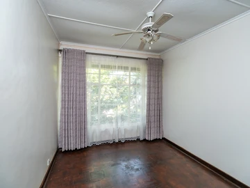 3 Bedroom Flat & Apartment