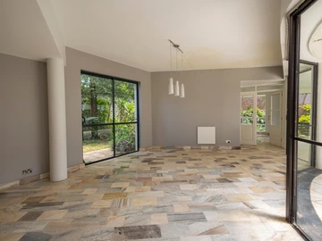 3 Bedroom Flat & Apartment