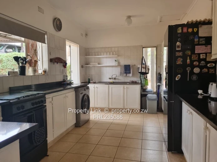 Home With Views, Pool & Self-Contained Cottage!