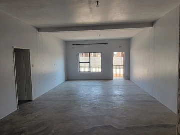 2 Bedroom Flat & Apartment