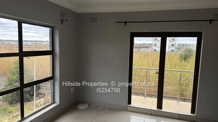 3bedroom apartment Groom bridge  (Sole Mandate)