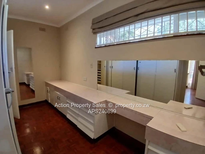 Secure Family Home In Highlands! 