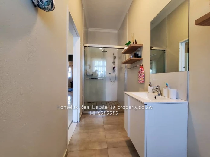 Exquisite 3 Bed Garden Flat In Greendale To Rent 