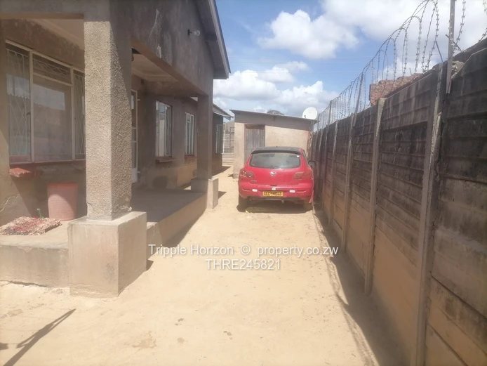 6-Bed Home Granary Park — Walled, Verandah & Carport