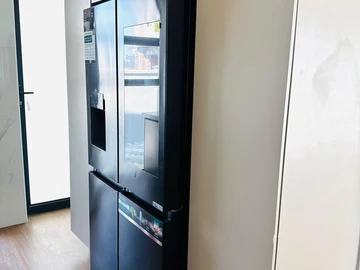 4 Bedroom Flat & Apartment