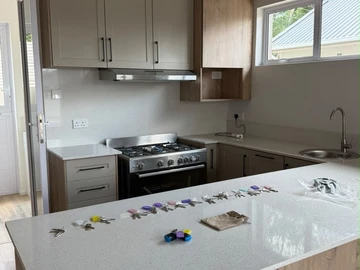 3 Bedroom Flat & Apartment