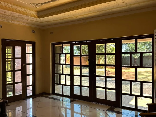 6 Bedroom House