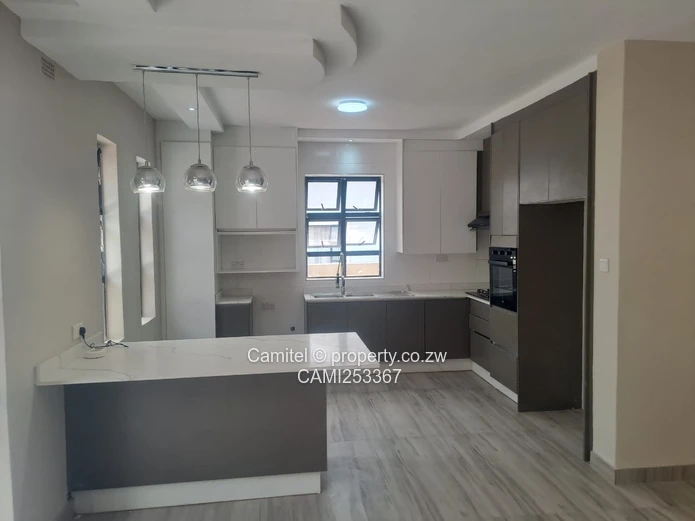 Arlington 4-Bed Townhouse Complex — Tiled Patio & Fitted Kitchen