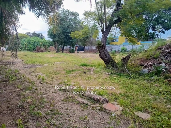 Vacant 2,000 m² Commercial Stand in Avondale 