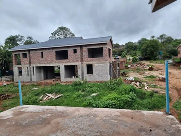 5 Bedroom Flat & Apartment