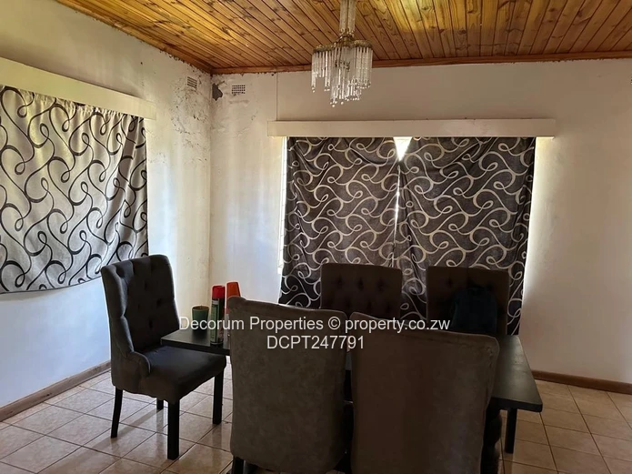 Spacious 5-Bed Home  in Bluff Hill
