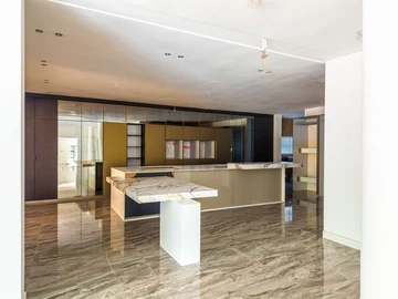 6 Bedroom House