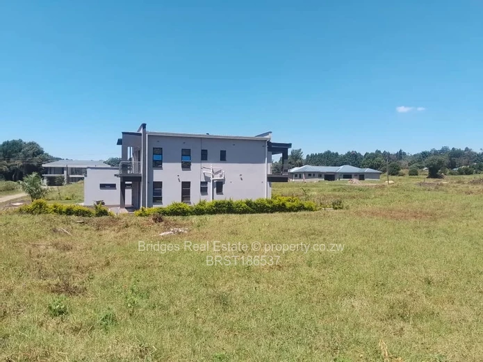 Quinnington Gated Community Stands