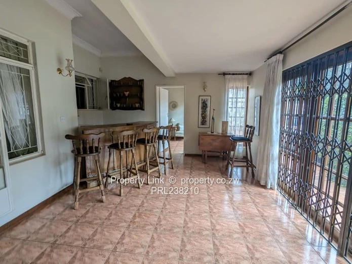 Spacious Family Home With Self-Contained Cottage