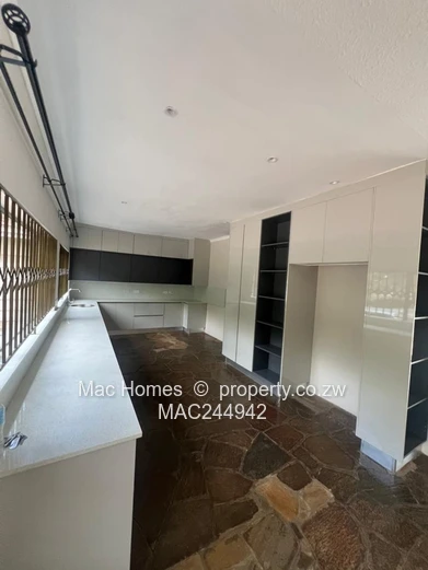 6 Bedroomed house with a 2 bedroomed cottage to let