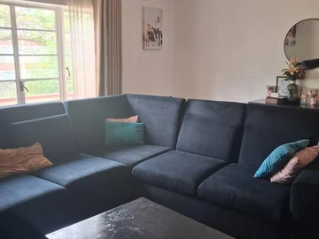 2 Bedroom Flat & Apartment