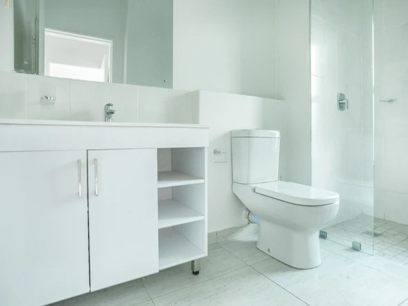 2 Bedroom Flat & Apartment