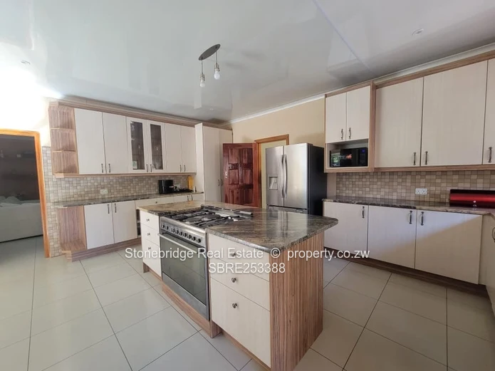 4 Bedroom House in Hillside For Sale