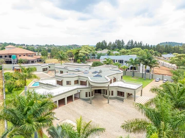 6 Bedroom House