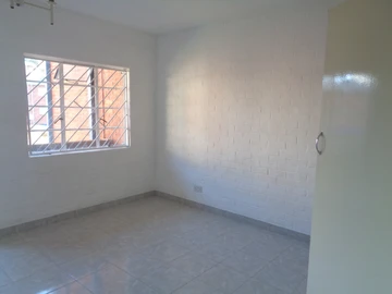 2 Bedroom Flat & Apartment