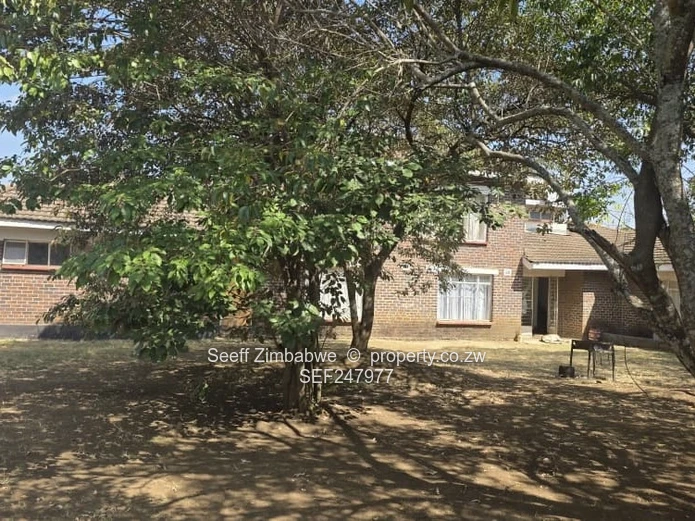 Highlands 5-Bed Family Home on 3,554 m² — Borehole