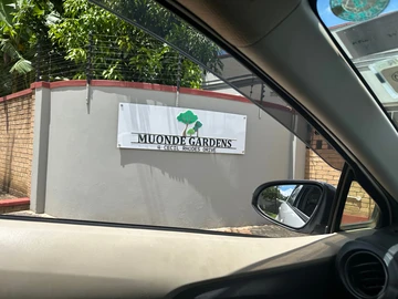 2 Bedroom Flat & Apartment