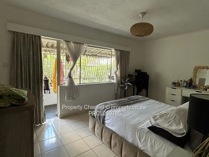 Avondale 2-Bed Garden Flat — Modern Fitted Kitchen & Garden