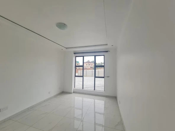 3 Bedroom Flat & Apartment