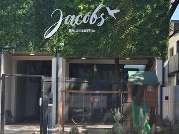 3 Bedroom Flat & Apartment